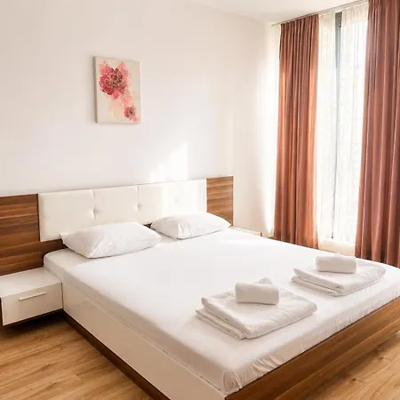 Апартамент Urban Oasis Free Parking *